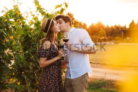 Foto stock: Feliz · amoroso · casal · ao · ar · livre · potável · vinho