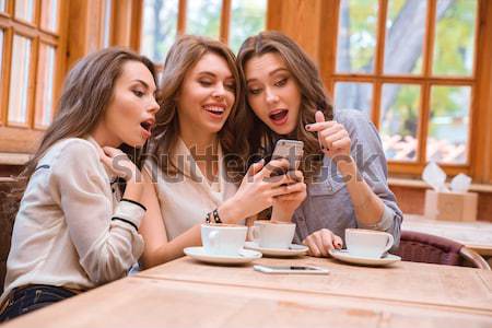 Stockfoto: Vier · tevreden · vrienden · eten · gebak · vergadering