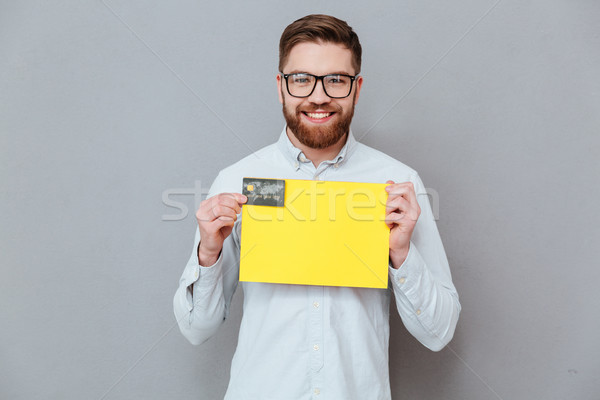 Foto stock: Guapo · empresario · espacio · de · la · copia · tarjeta · de · débito · Foto