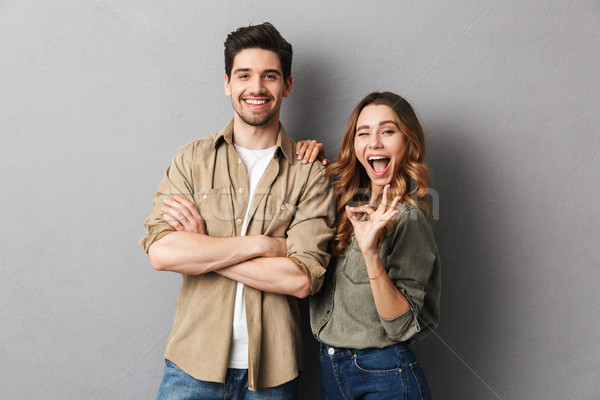 Foto stock: Retrato · alegre · pie · junto · aislado