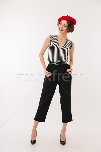 [[stock_photo]]: Portrait · femme · rouge · béret