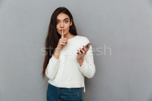 [[stock_photo]]: Portrait · joli · brunette · femme