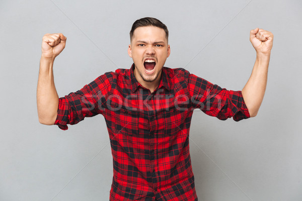 Foto stock: Feliz · gritando · hombre · mirando · cámara · camisa