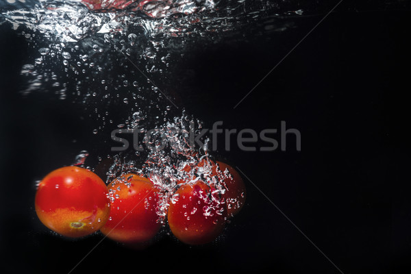 [[stock_photo]]: à · grande · vitesse · photographie · tomate · Splash · eau · isolé