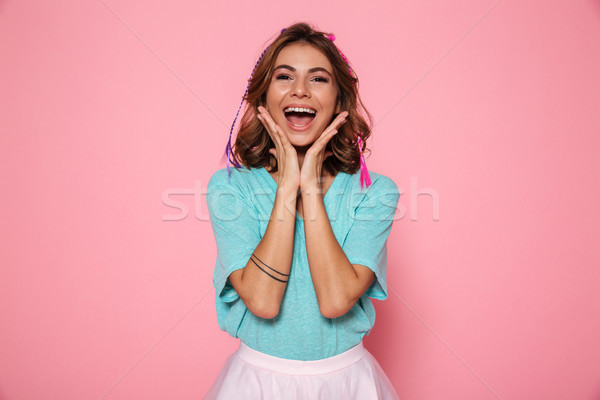 Szczęśliwy dość brunetka dziewczyna dotknąć policzki Zdjęcia stock © deandrobot