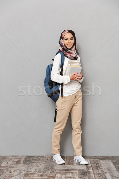 Retrato sorridente jovem árabe mulher Foto stock © deandrobot