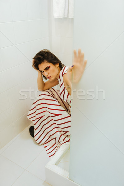 Stockfoto: Boos · ontdaan · jonge · vrouw · vergadering · badkamer · home