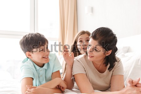 Moeder vergadering keuken jonge weinig mode Stockfoto © deandrobot