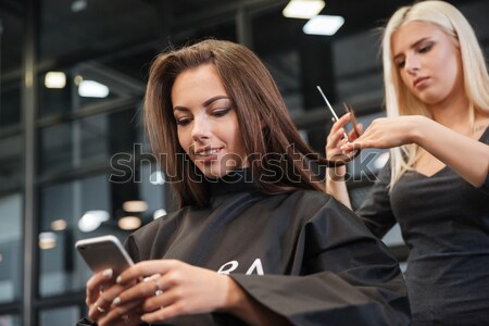 Fodrász hajviselet ügyfél fodrászat gyönyörű női Stock fotó © deandrobot