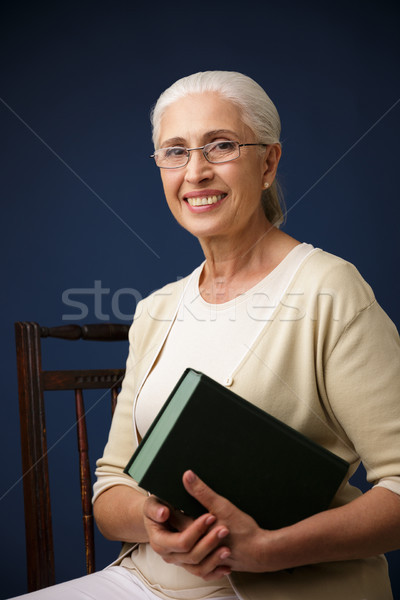 Belle vieille femme livre regarder [[stock_photo]] © deandrobot