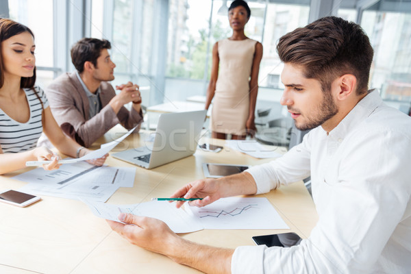 [[stock_photo]]: Jeunes · gens · d'affaires · travail · nouvelle · projet