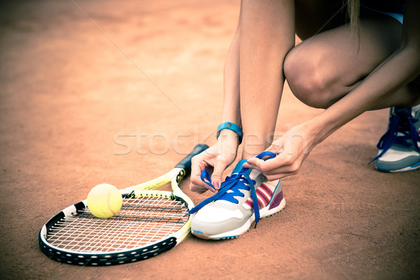 Tennisspeler schoenveters buitenshuis gezondheid sport schoen Stockfoto © deandrobot