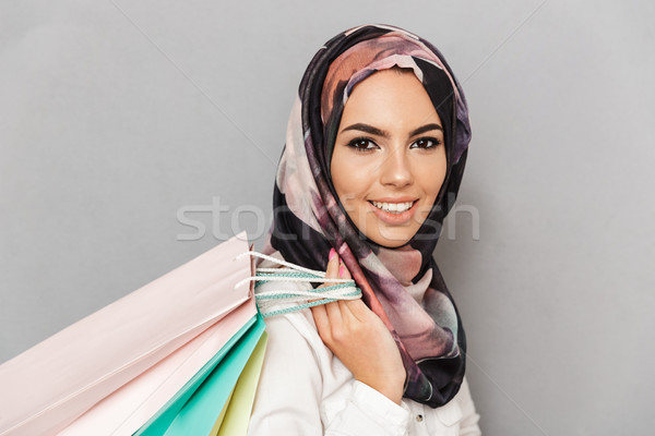Portret szczęśliwy młodych arabski kobieta Zdjęcia stock © deandrobot