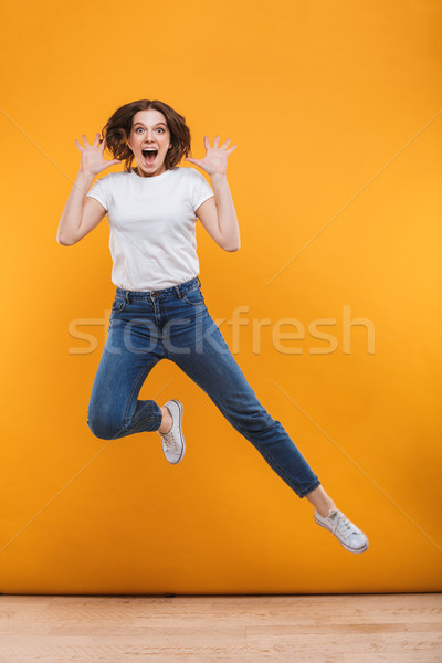 Gefühlvoll springen isoliert Foto gelb Stock foto © deandrobot