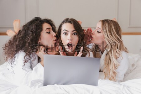 Stockfoto: Twee · vriendinnen · bang · eten · popcorn · portret