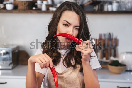 Mujer peluquero pelo largo nina lápiz labial rojo chica atractiva Foto stock © deandrobot