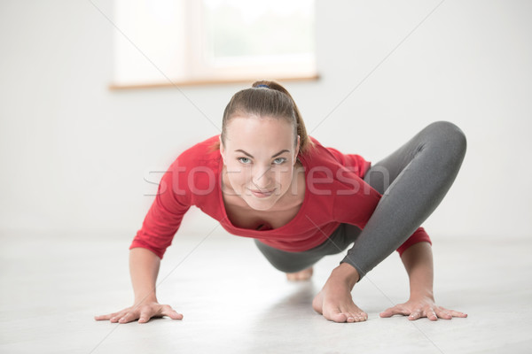 Elastyczny kobieta jogi portret szczęśliwy sportu Zdjęcia stock © deandrobot
