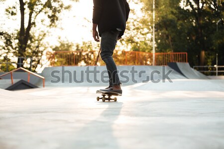 Imagen jóvenes masculina adolescente equitación skateboard Foto stock © deandrobot