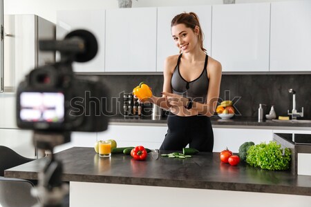 [[stock_photo]]: Heureux · saine · jeune · fille · blog · aliments · sains · régime · alimentaire