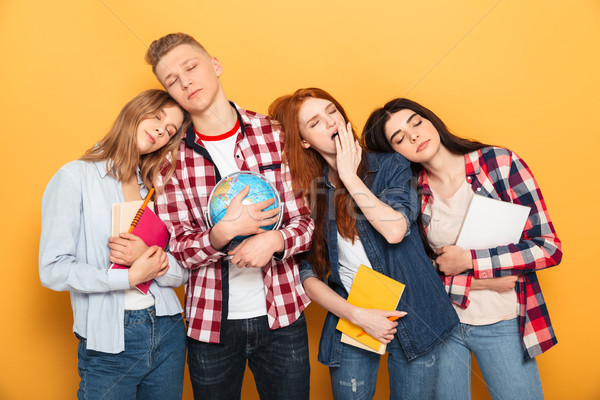 Groep uitgeput school vrienden slapen schouders Stockfoto © deandrobot