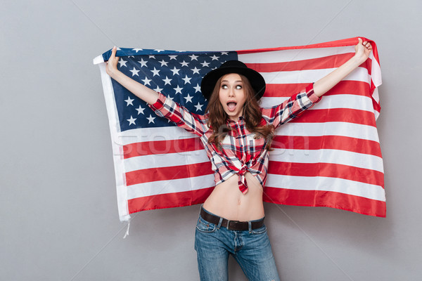 Vrolijk opgewonden jonge vrouw USA vlag Stockfoto © deandrobot