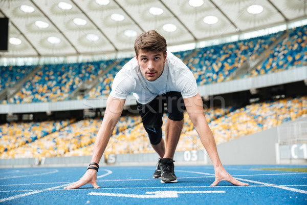 ストックフォト: 濃縮された · 準備 · 開始 · レース · スタジアム · 男