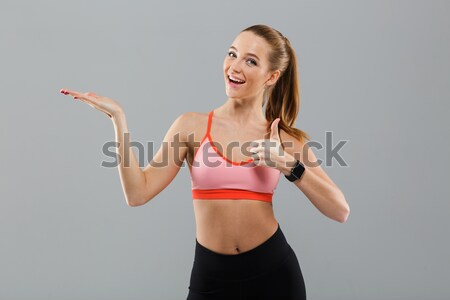 Portret podniecony szczęśliwy młodych kobieta fitness Zdjęcia stock © deandrobot