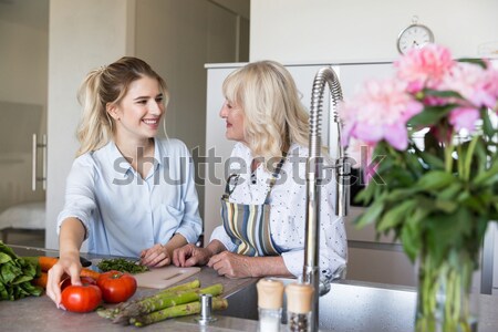 счастливым молодые Lady Домашняя кухня кухне бабушки Сток-фото © deandrobot