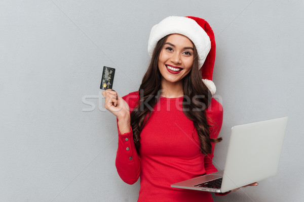 Foto stock: Atraente · sorrindo · seis · cartão · de · crédito · computador · portátil