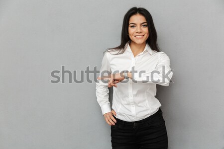 Portré gyönyörű nő hosszú barna haj visel fehér Stock fotó © deandrobot