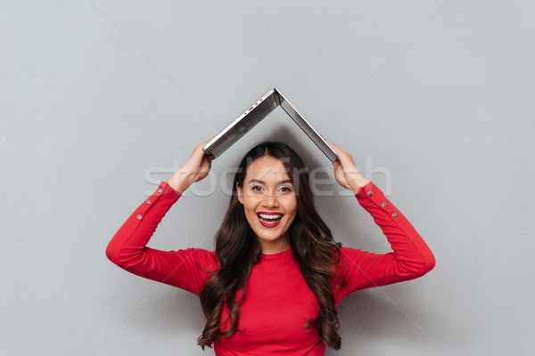 Mutlu esmer kadın kırmızı bluz Stok fotoğraf © deandrobot