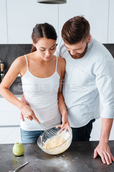 Stockfoto: Paar · bereid · cake · mooie · portret · glimlach