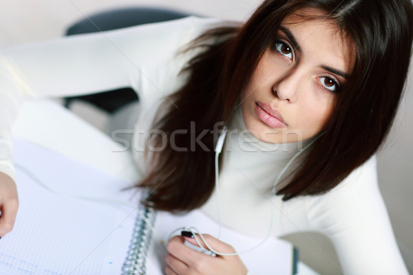 Jonge nadenkend student huiswerk home laptop Stockfoto © deandrobot