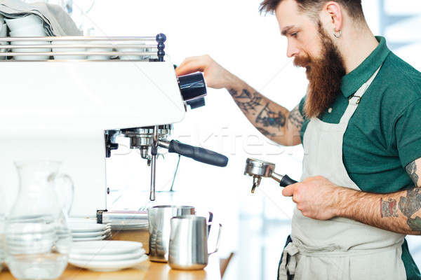 Barista kawy mężczyzna ekspres do kawy działalności żywności Zdjęcia stock © deandrobot