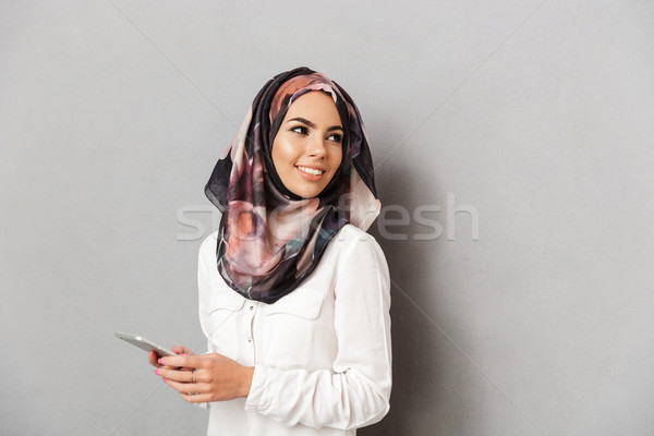 Portret uśmiechnięty młodych arabski portret kobiety kobieta Zdjęcia stock © deandrobot