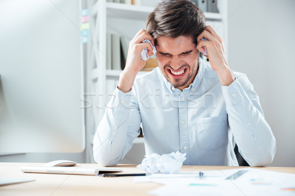 [[stock_photo]]: Agressif · colère · affaires · papier · séance