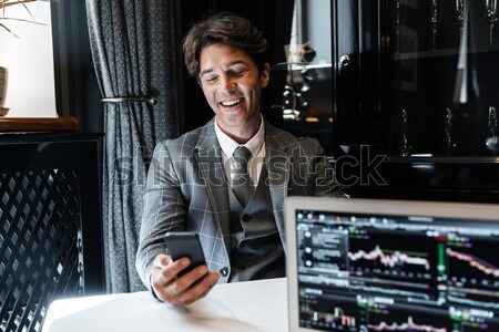 [[stock_photo]]: Sérieux · concentré · affaires · téléphone · portable · séance