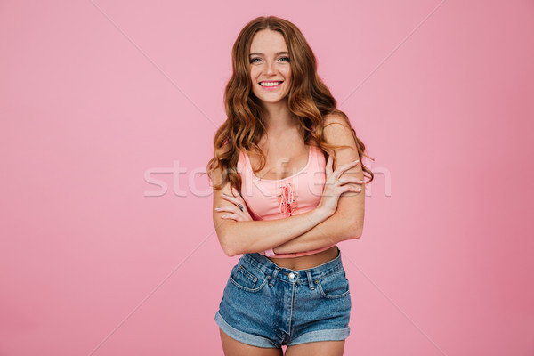 Foto stock: Retrato · sonriendo · mujer · bonita · pie · armas · doblado