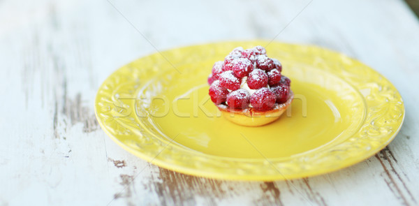 Pastel de frutas vintage placa torta espacio mesa Foto stock © deandrobot