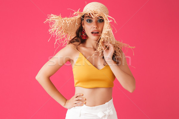 Bild Mode überrascht Frau 20s tragen Stock foto © deandrobot