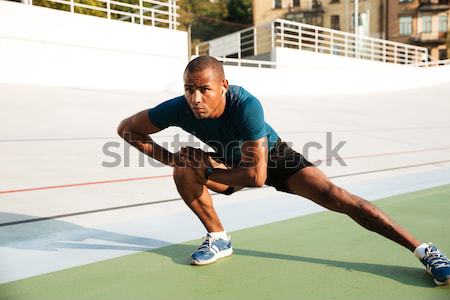 [[stock_photo]]: Portrait · sérieux · africaine · sport · homme · jouer