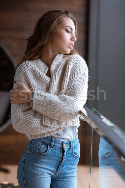 Stockfoto: Vrouw · naar · venster · portret · nadenkend · meisje