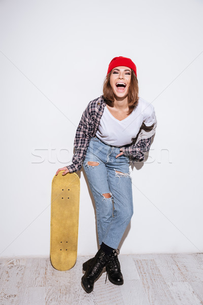 Foto stock: Jovem · senhora · branco · andar · de · skate · foto