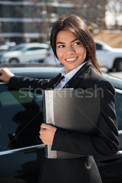 Stock foto: Heiter · Geschäftsfrau · Ordner · schwarz · Auto · jungen