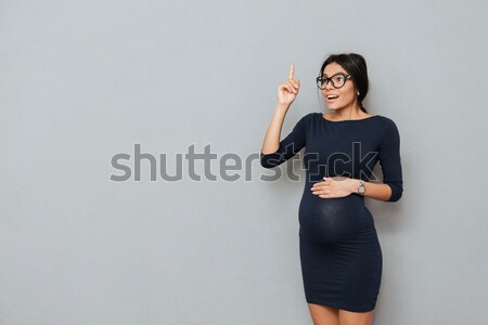 Figyelmes terhes üzlet hölgy kép áll Stock fotó © deandrobot