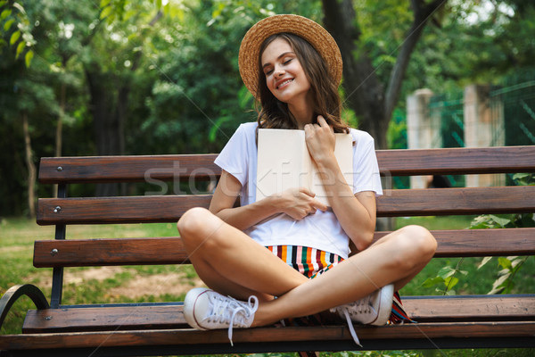 Stock foto: Erfreut · junge · Mädchen · Lesung · Buch · Sitzung · Park