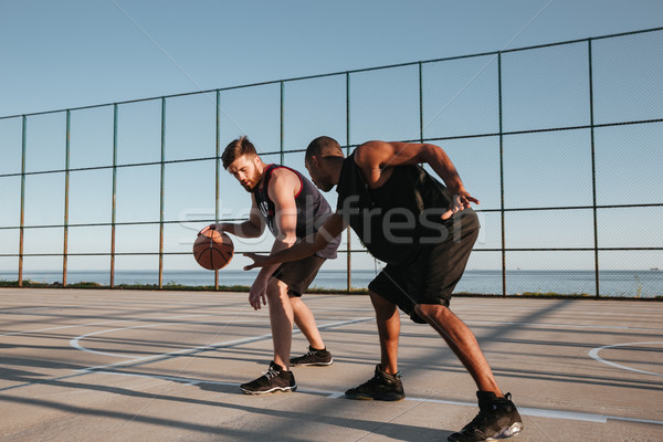 [[stock_photo]]: Deux · saine · basket · joueurs · aire · de · jeux · extérieur