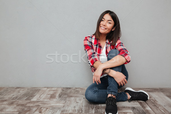 Foto stock: Sonriendo · jóvenes · Asia · mujer · aislado · gris