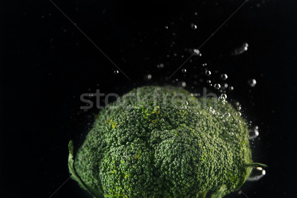 Zdjęcia stock: świeże · zielone · brokuły · wody · odizolowany · czarny