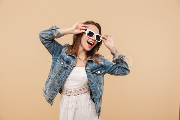 Portré boldog fiatal lány nyár ruházat napszemüveg Stock fotó © deandrobot